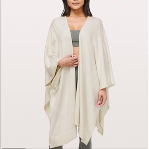 Lululemon Free to Coast Wrap